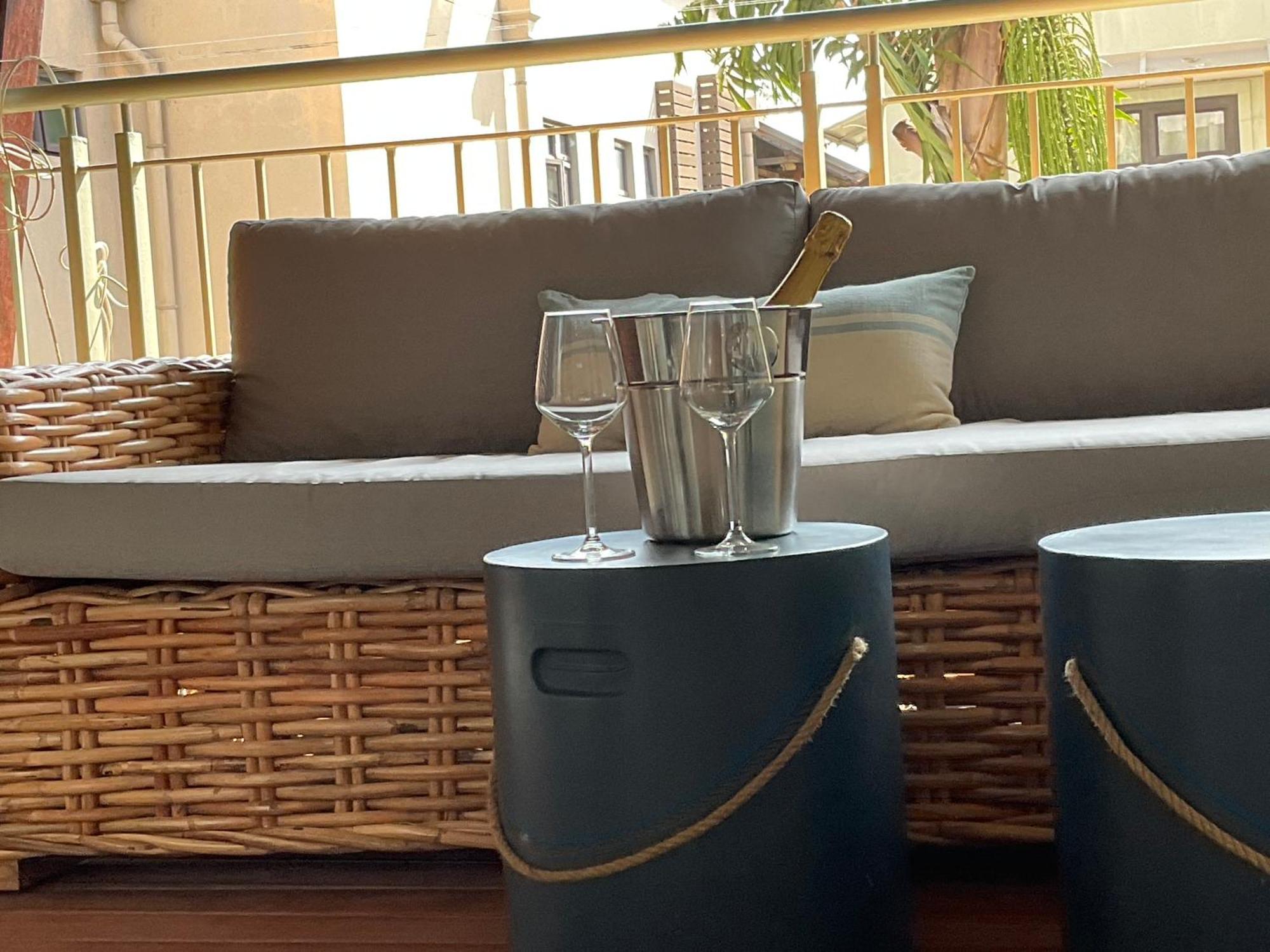 Blue Waves Beachfront Penthouse Flic-en-Flacq Exteriör bild